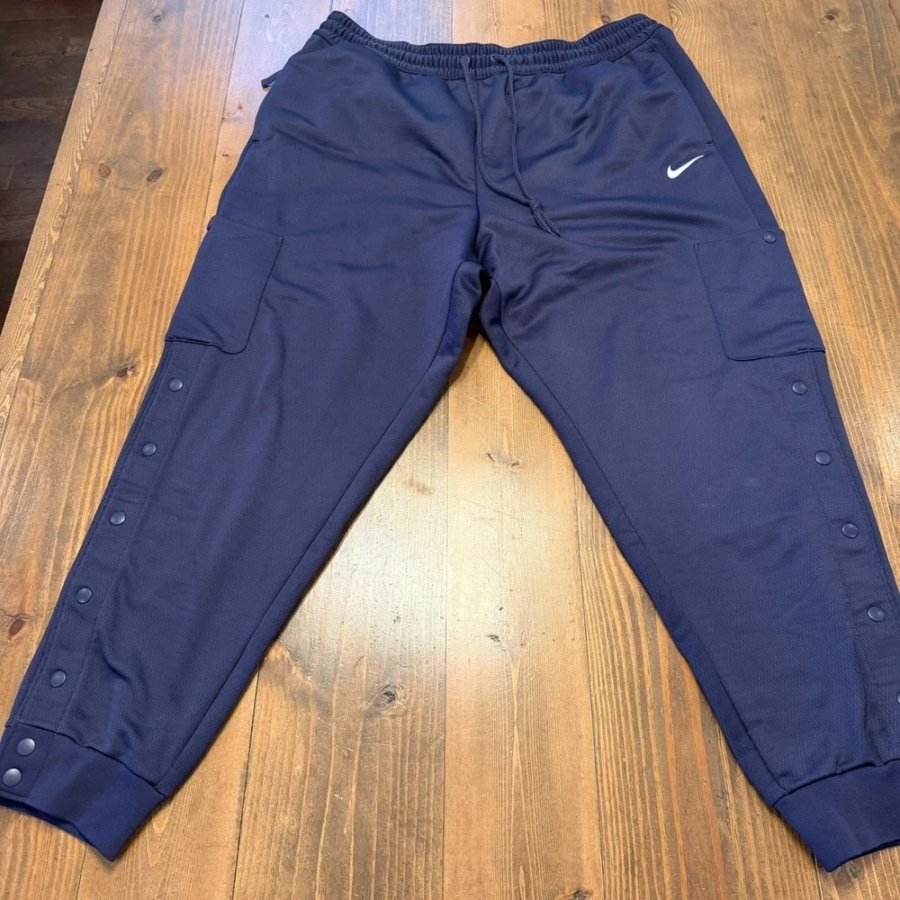 Nike‎ Basketball Therma-Fit Cargo Snap Pants Mens 2XL Purple FB7109-555